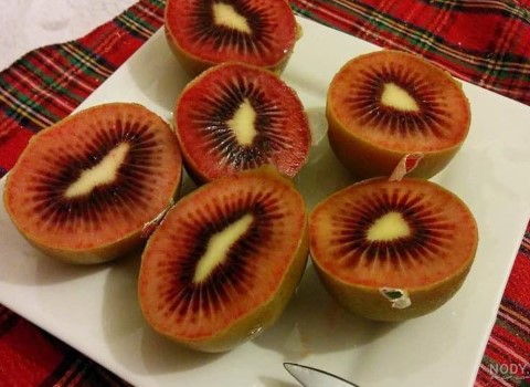 تصویر 3 از خرید و قیمت میوه کیوی قرمز + فروش صادراتی